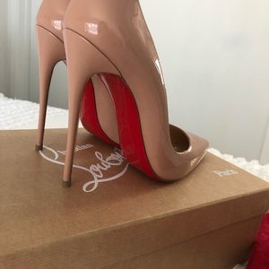 COPY - CHRISTIAN LOUBOUTIN
So Kate Patent Pointed-Toe Red Sole Pump -Size 38 (U…